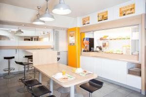 Hotels hotelF1 Pontarlier : photos des chambres