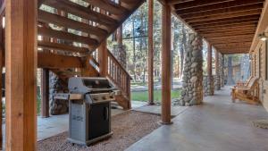 Upper Canyon Inn & Cabins