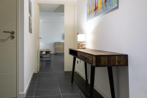 2-Br with Garden and Pool in the Heart of Palm Beach