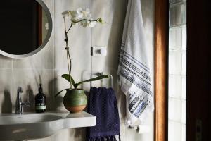 Mountain Sojourn - Tranquil Kurrajong Getaway