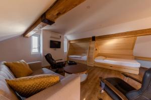 Classic Quadruple Room room in Kunstelj Pension and Restaurant