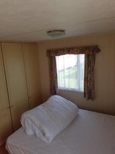 8 BERTH CARAVAN TP49 ON THE GOLDEN PALM CHAPEL ST LEONARDS