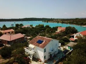 Apartment NECA - Lovište