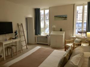 Hotels Hotel Saint-Laurent, The Originals Relais : photos des chambres