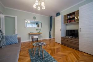 Central stylish & cozy one bedroom Apartment - Adela Accommodation - Ideal for long stays