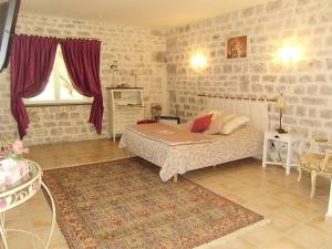 Hotels Logis Domaine des Chais : photos des chambres