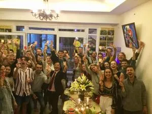 Pretty Backpackers House - Фанранґ