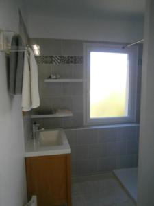 B&B / Chambres d'hotes Les Charmilles : Chambre Double - Vue sur Jardin