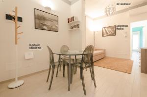 Le Torri Suite, Davanzale vista Due Torri