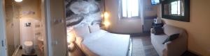 Double Room with Private Bathroom room in B&B CountryHouseAnna