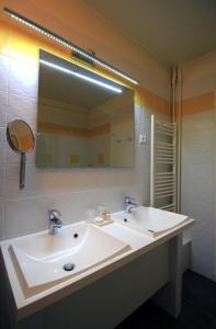 Hotels Best Western Blanche de Castille Dourdan : photos des chambres