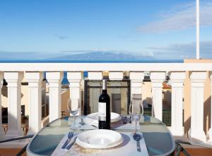 Arco Iris on the sea with pool