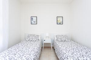 Arco Iris on the sea with pool