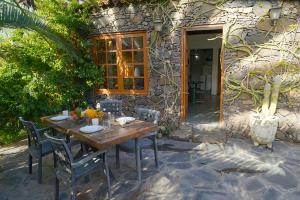 CASA RURAL LOS FRONTONES