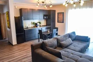 Wood Central Apartment - Utvin