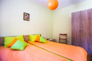 Green Orange Apartment