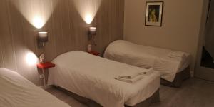 Hotels Hotel du Cheval Blanc : Chambre Double ou Lits Jumeaux