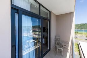 Stay at The Point - Harbour Heading Hideaway