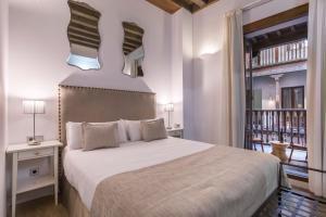 Double or Twin Room with interior patio view room in Shine Albayzín
