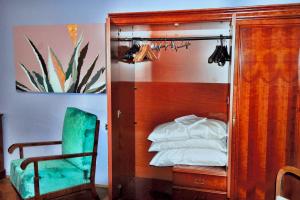 Fine Art Luxury Stay in the Old Town absolute center