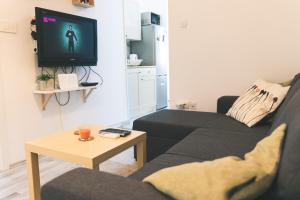 Newly adapted Studio 88 with free parking