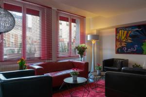 Hotels The Originals City, Hotel Lecourbe, Paris Tour Eiffel (Inter-Hotel) : photos des chambres