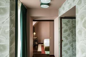 Hotels Hotel du Rond-point des Champs-Elysees - Esprit de France : photos des chambres