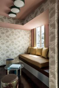 Hotels Hotel du Rond-point des Champs-Elysees - Esprit de France : Suite avec Balcon
