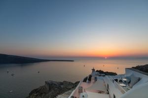 Marizan Caves & Villas Santorini Greece