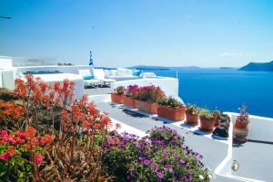 Marizan Caves & Villas Santorini Greece