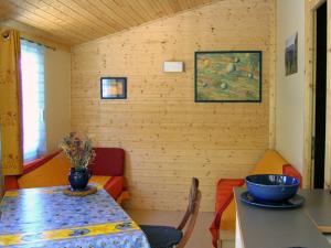 Maisons de vacances La Drugere - Gites et Roulottes : Chalet (4 Adultes)