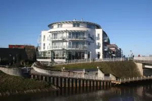 Nordseehotel Benser Hof am Hafen - Esens