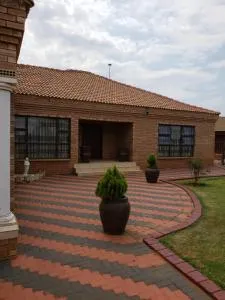 Granchis Guesthouse - Tshaneng