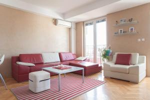 RED APARTMENT