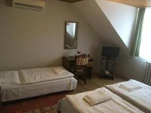 Koller Panzió - Mőcsény