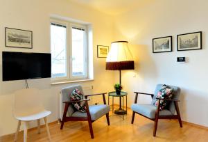 House With Courtyard & Parking Close To Stadtpark