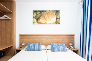  Double Room ( 2 Adults ) room in Globales Acuario