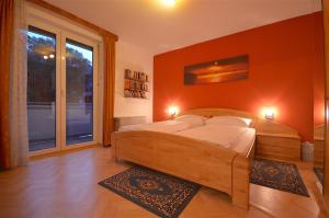 Spacious 2 bedroom apartment Zell-am-See town center