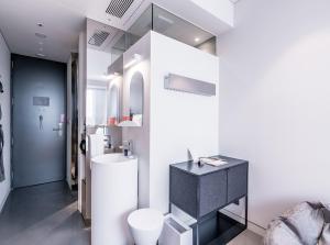 Phòng hướng trung tâm thành phố giường lớn (Downtown King Room)