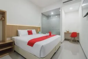 RedDoorz near Mall SKA Pekanbaru - Parit