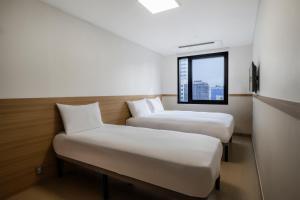 Phòng gia đình 2 giường (Family Twin Room)