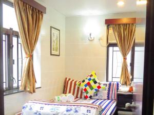 First Inn 24 HOUR RECEPTION 10TH F, Block D & E CHUNGKING MANSION TST