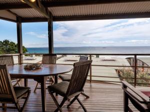 Claytons 8 by Discover Stradbroke