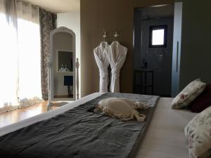 Hotels Domaine de Chalveches Hotel SPA 4* : photos des chambres