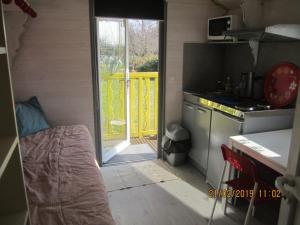 B&B / Chambres d'hotes MAS MAURANE-Roulotte avec SPA prive aux portes d'ARLES : photos des chambres