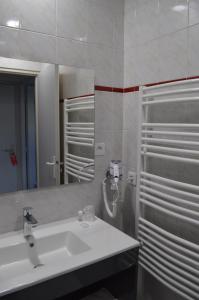 Hotels Logis Hotel du Parc-Restaurant - Le Rouget de Lisle : photos des chambres
