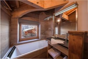 Hotels Hotel & Restaurant Les Escondus : photos des chambres