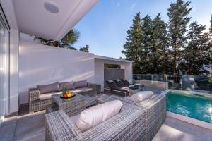 Luxury apartment SUNSET with private pool and jacuzzi