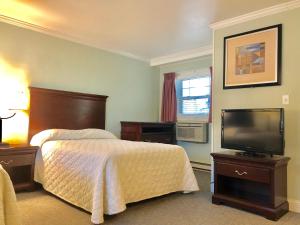 Standard Room with Two Double Beds (4 adults) room in Hyland Motor Inn