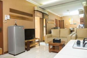 Elegant 2BR Apartment at Grand Setiabudi By Travelio